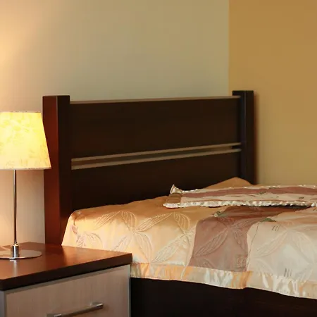 Planeta 尤斯托尼莫斯基